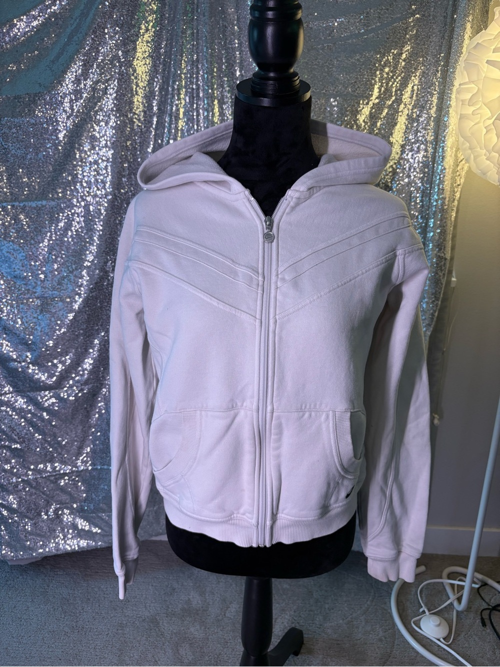 Vintage Nike Zip-Up 🤍